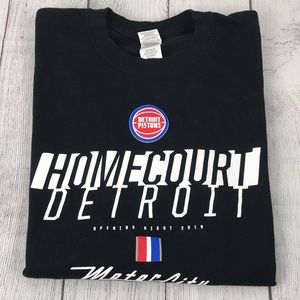 Vintage GILDAN Men's Detroit Pistons Opening Night 2019 Short Sleeve Shirt
